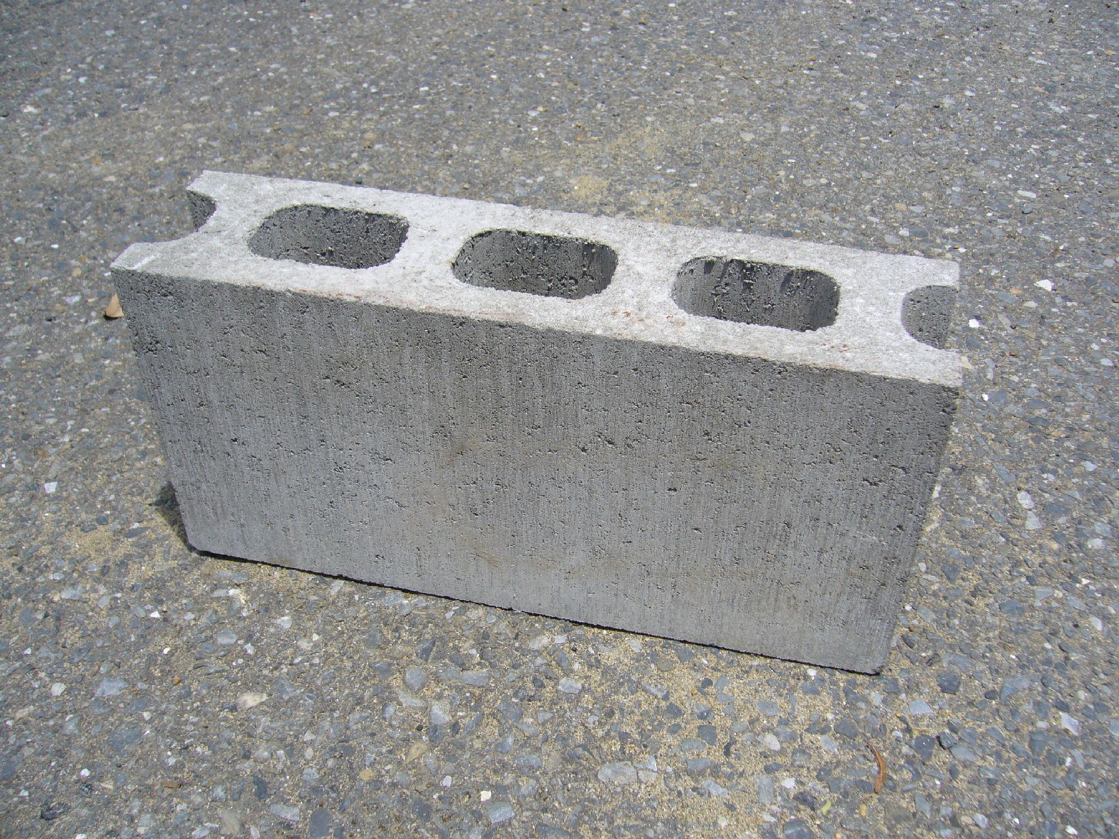 concrete block size