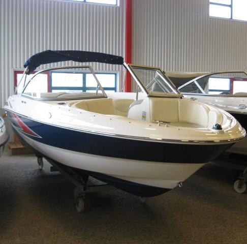 bowrider maxum