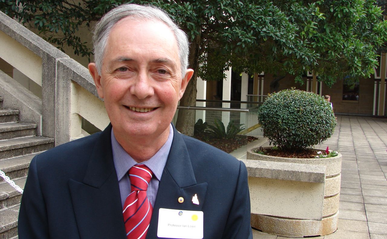 professor ian